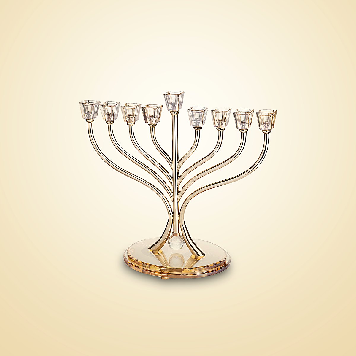 חנוכייה ״אור הזהב״ בגימור זהב, קנים מתפצלים ובסיס קריסטל עגול, 32 ס״מ, חגי ישראל