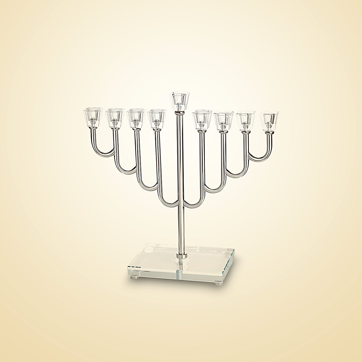 חנוכייה ״אור הזהב״ בגימור כסף, קנים מעוגלים ובסיס קריסטל, 32 ס״מ, חגי ישראל